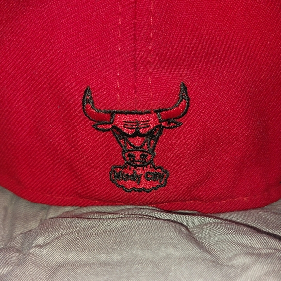 Chicago Bulls fitted cap 7 3/8 - Picture 3 of 4